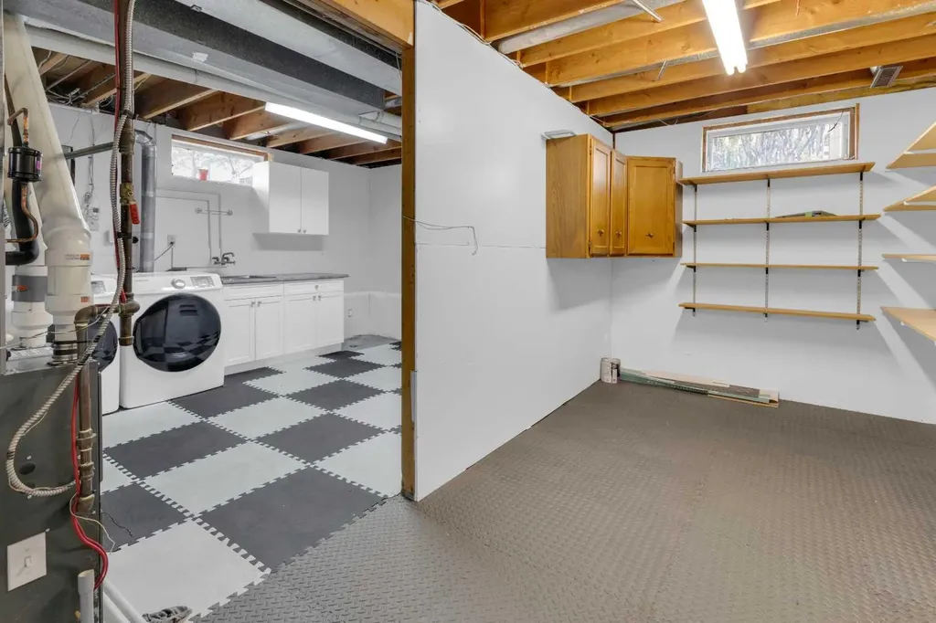 326 9 Street Beiseker AB T0M 0G0