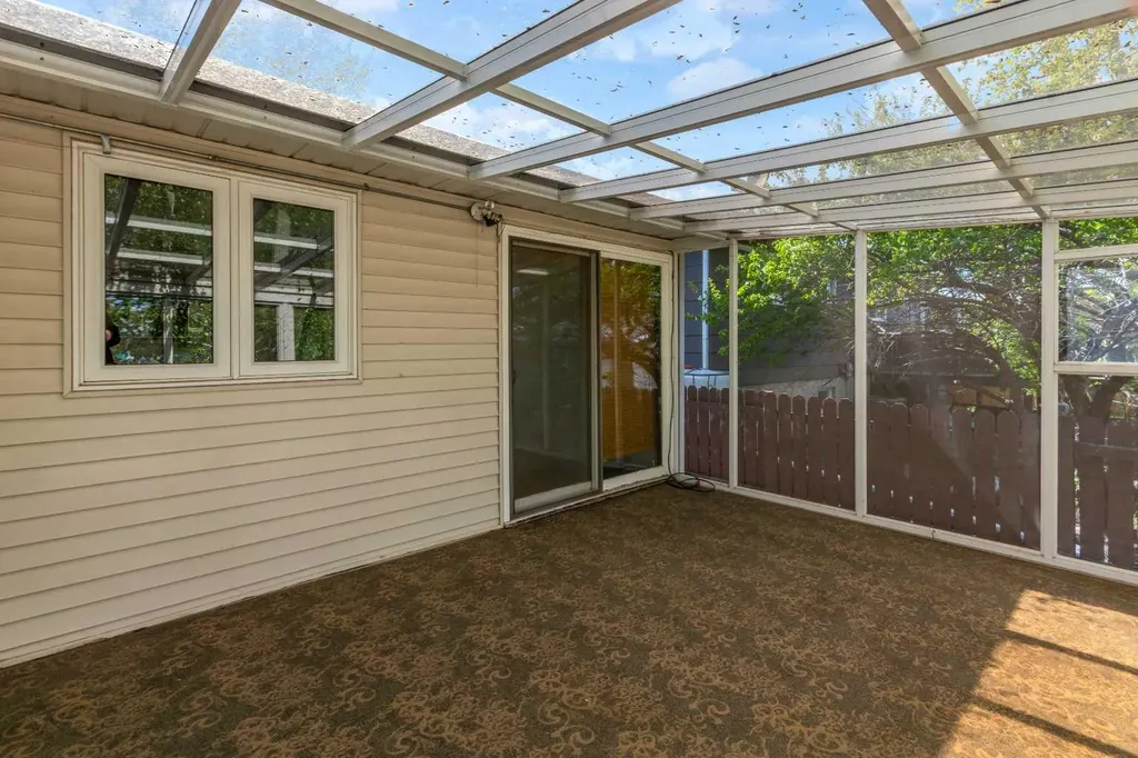 326 9 Street Beiseker AB T0M 0G0