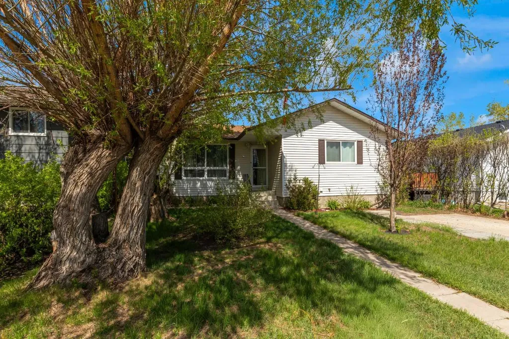 326 9 Street Beiseker AB T0M 0G0