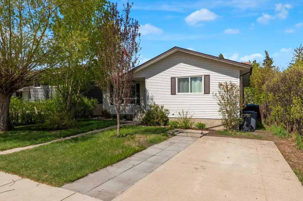 326 9 Street Beiseker AB T0M 0G0