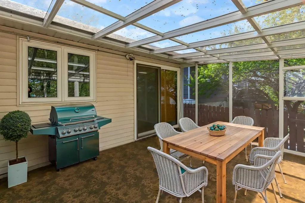 326 9 Street Beiseker AB T0M 0G0