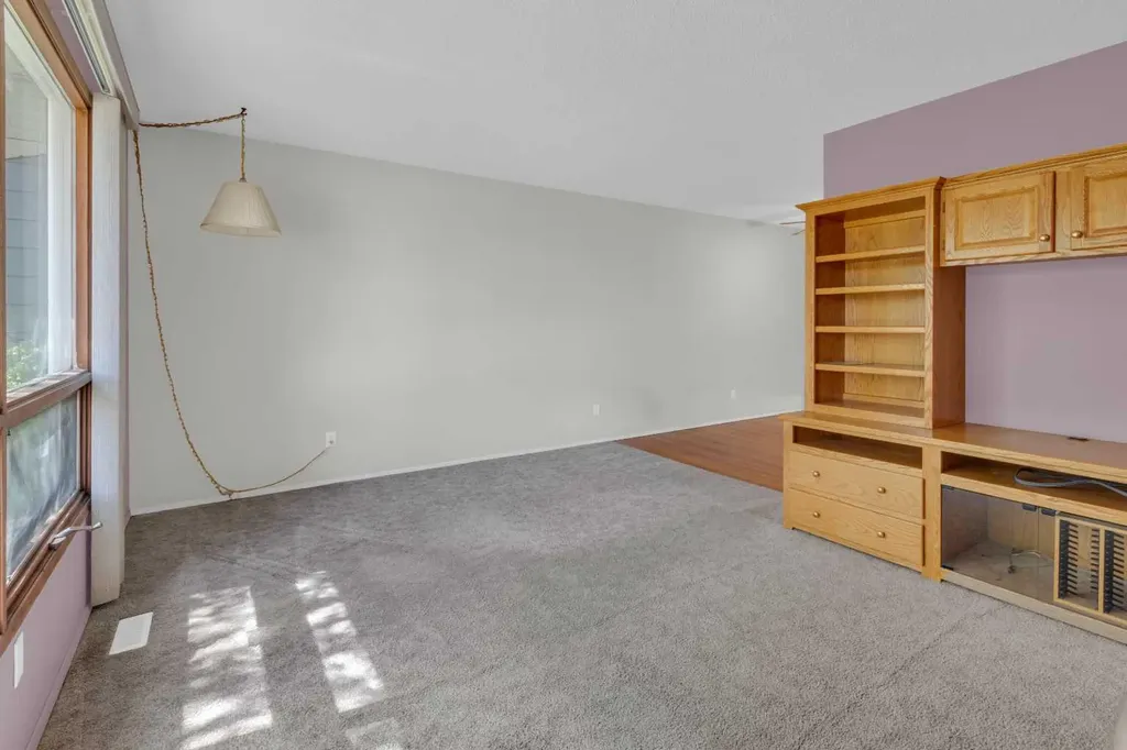 326 9 Street Beiseker AB T0M 0G0