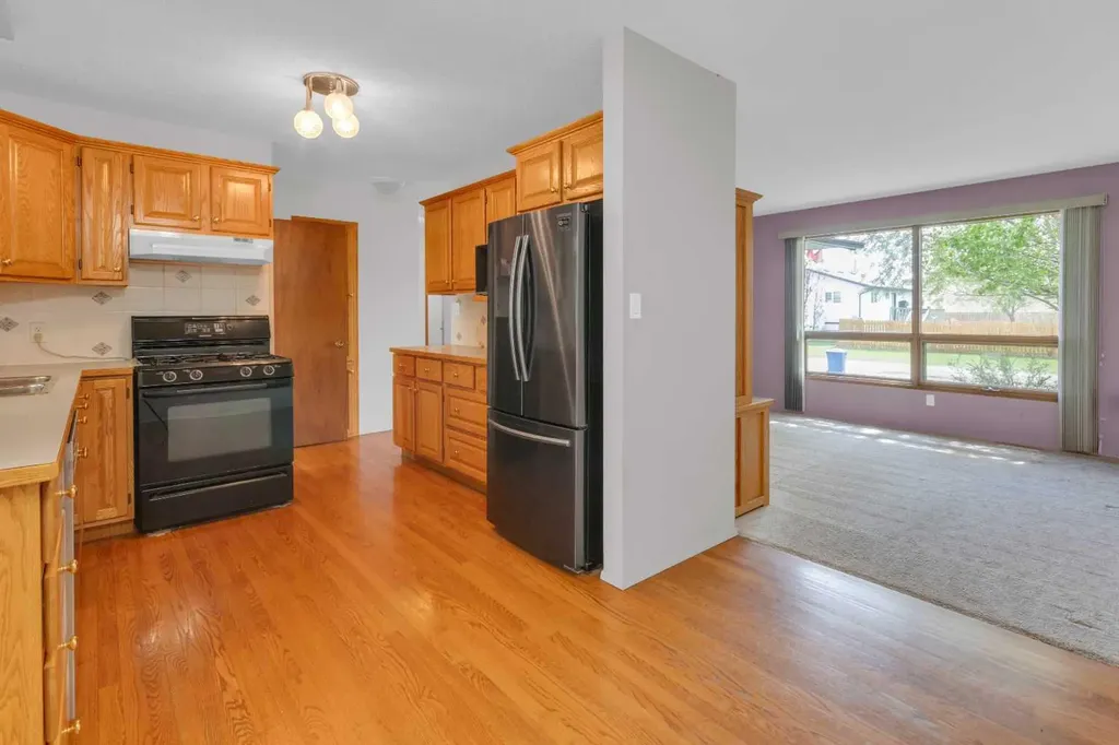 326 9 Street Beiseker AB T0M 0G0