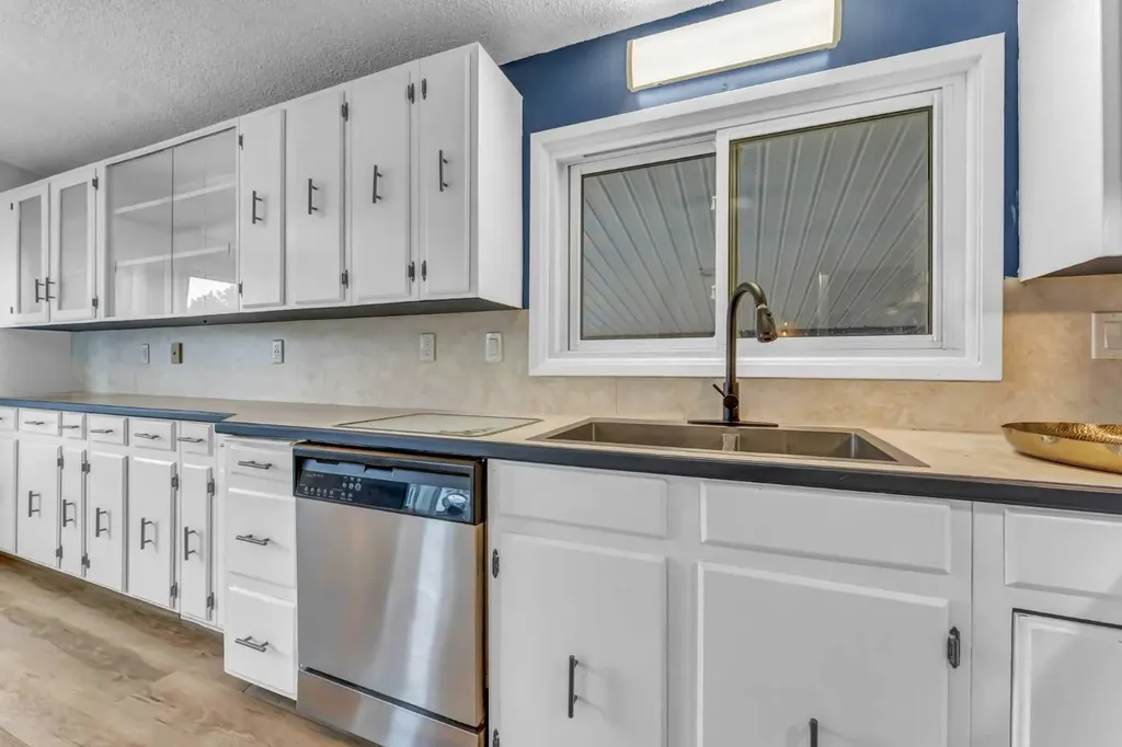 1252 Crockford Crescent NW Medicine Hat AB T1A 7C4