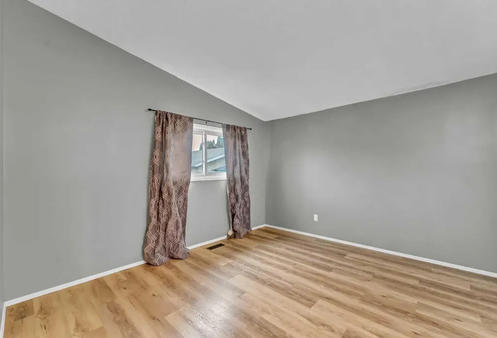 1252 Crockford Crescent NW Medicine Hat AB T1A 7C4