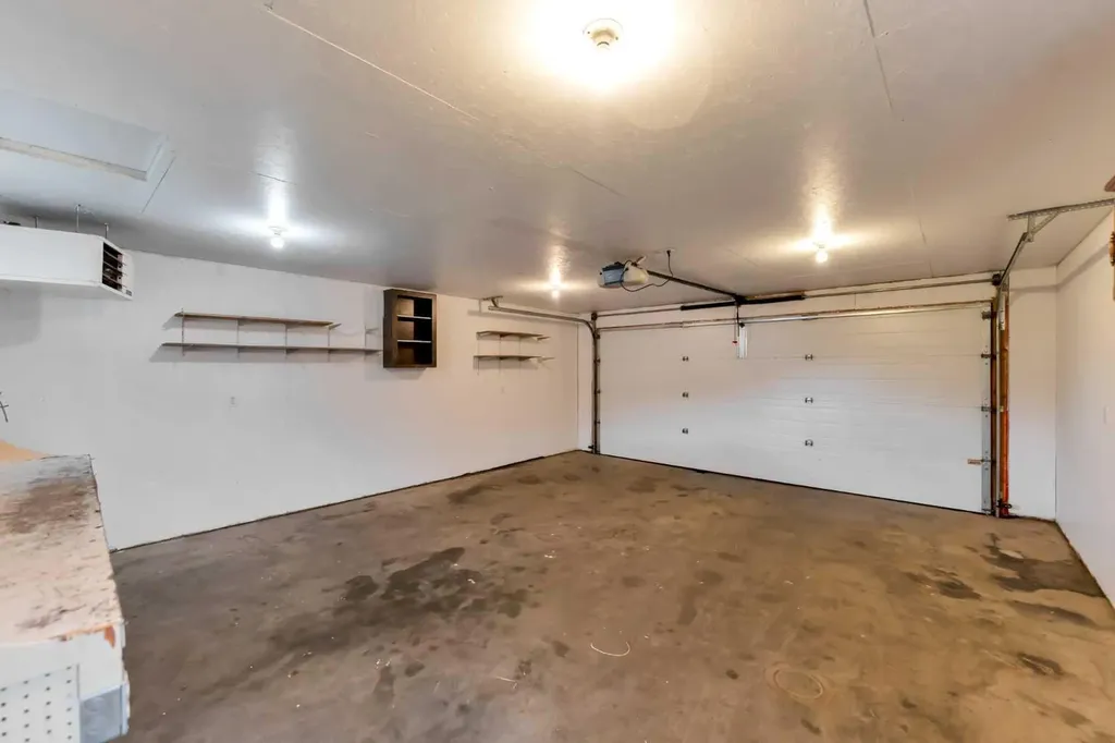 1252 Crockford Crescent NW Medicine Hat AB T1A 7C4
