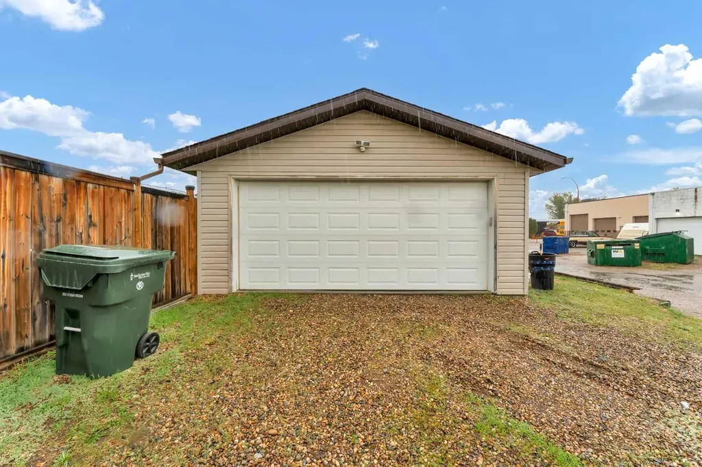 1252 Crockford Crescent NW Medicine Hat AB T1A 7C4