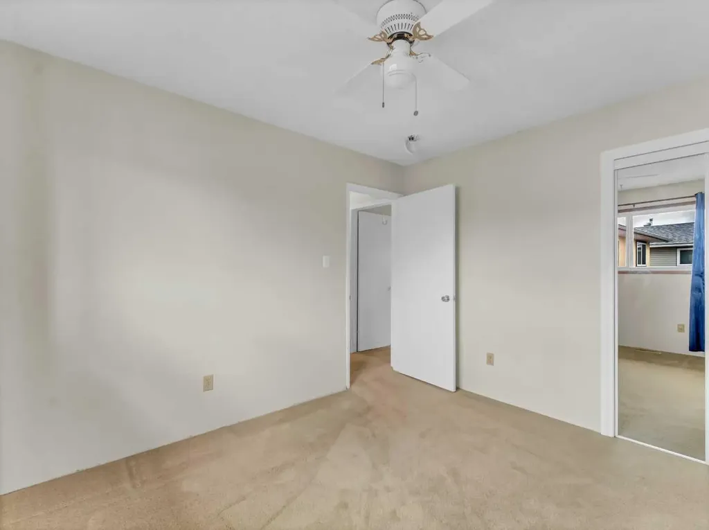 39 Rae Crescent SE Medicine Hat AB T1B3A2