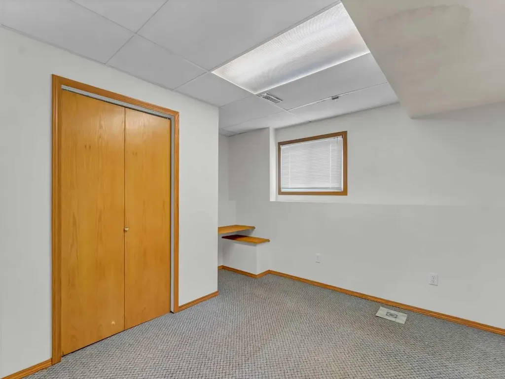 39 Rae Crescent SE Medicine Hat AB T1B3A2