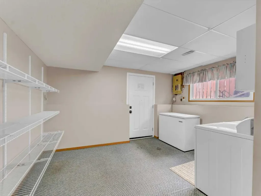 39 Rae Crescent SE Medicine Hat AB T1B3A2
