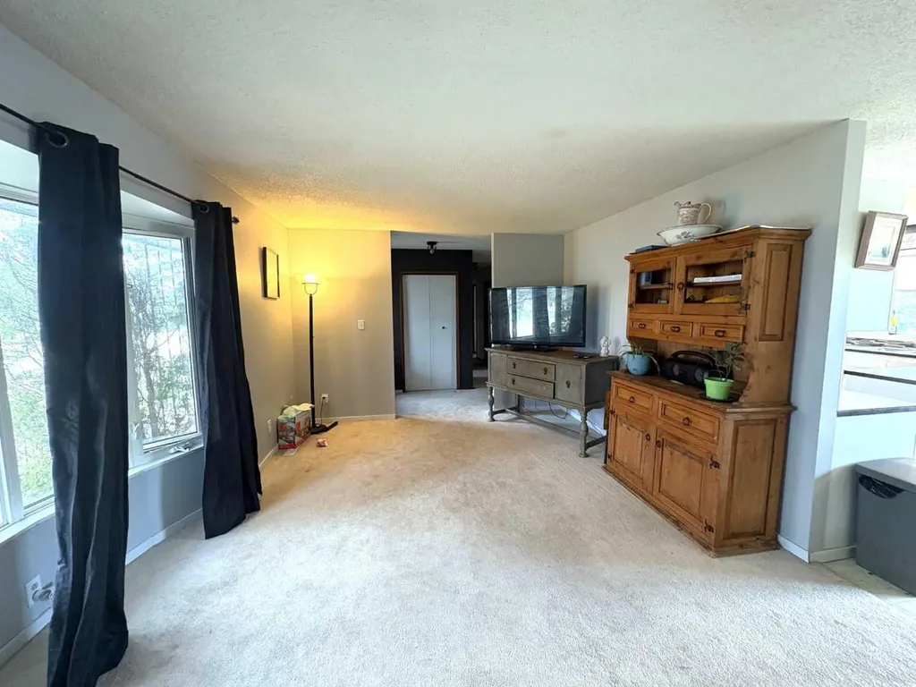 5602 47 Avenue W Forestburg AB T0B 1N0