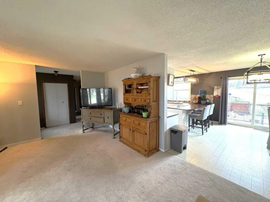 5602 47 Avenue W Forestburg AB T0B 1N0