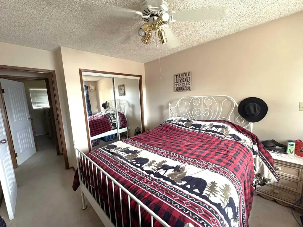 5602 47 Avenue W Forestburg AB T0B 1N0