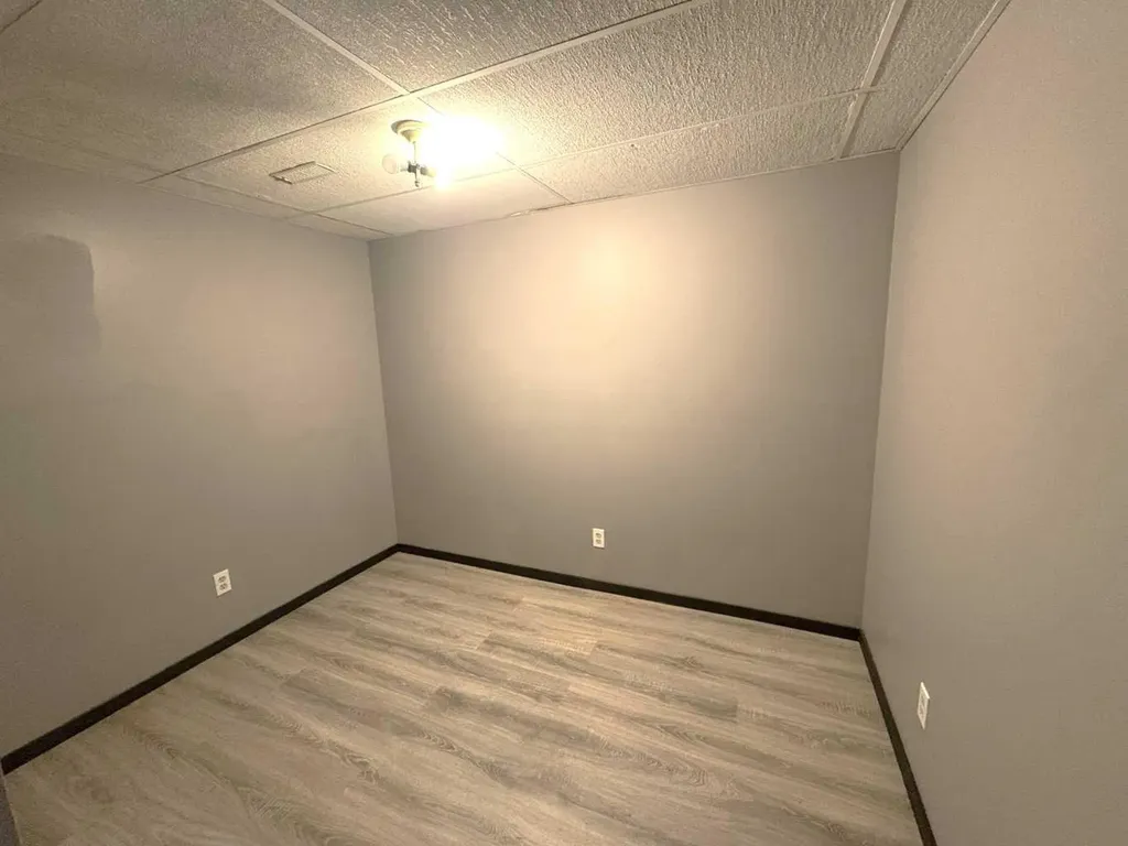 5602 47 Avenue W Forestburg AB T0B 1N0