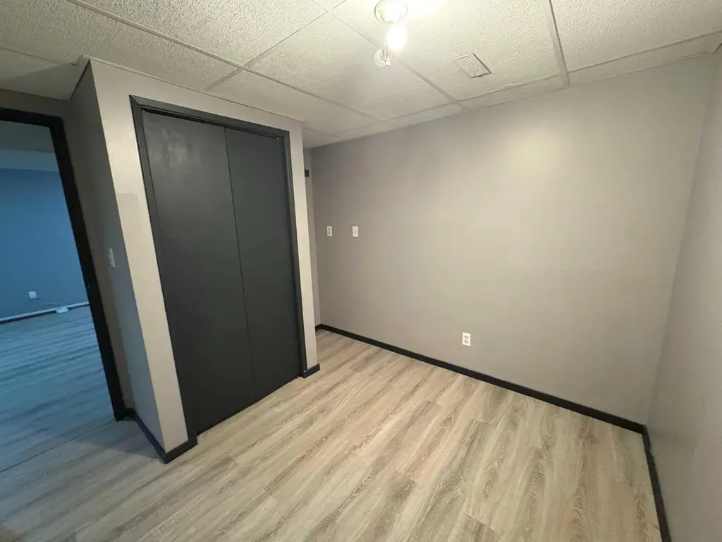 5602 47 Avenue W Forestburg AB T0B 1N0