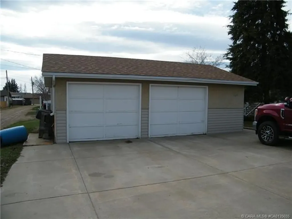 5602 47 Avenue W Forestburg AB T0B 1N0