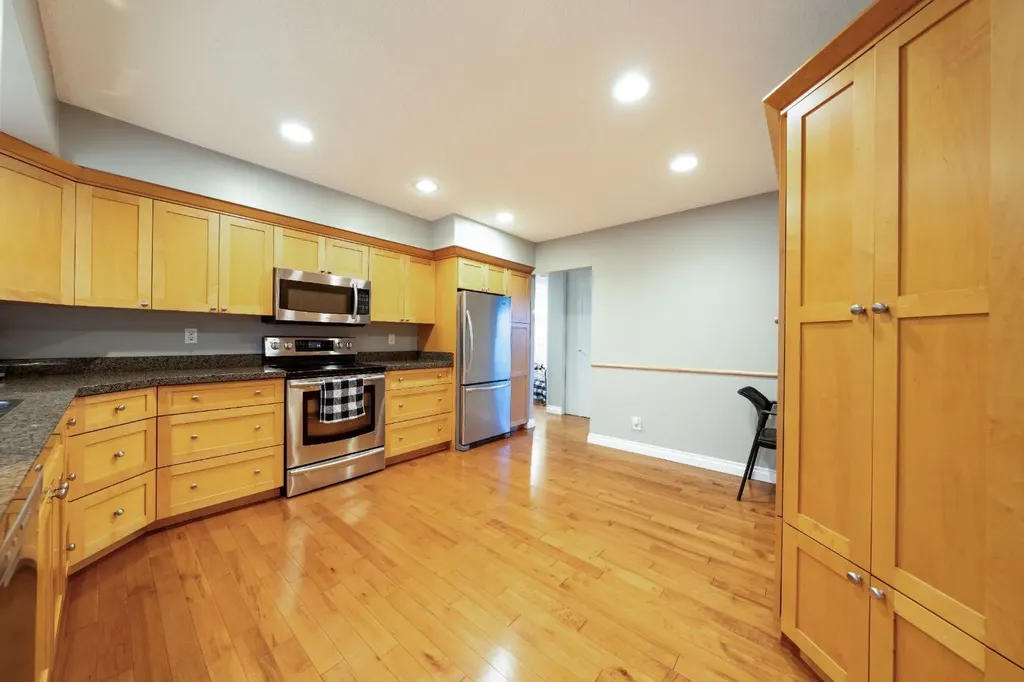 6003 Legsby Road SW Calgary AB T3E 5G5