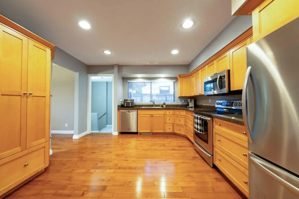 6003 Legsby Road SW Calgary AB T3E 5G5