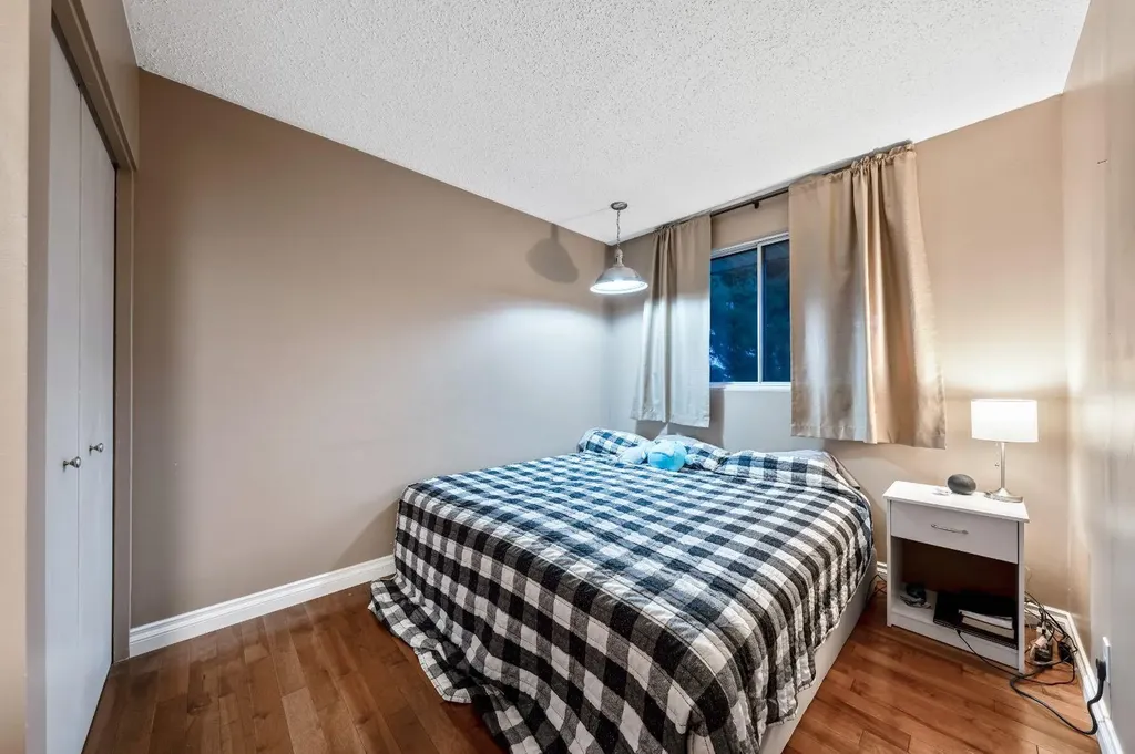 6003 Legsby Road SW Calgary AB T3E 5G5