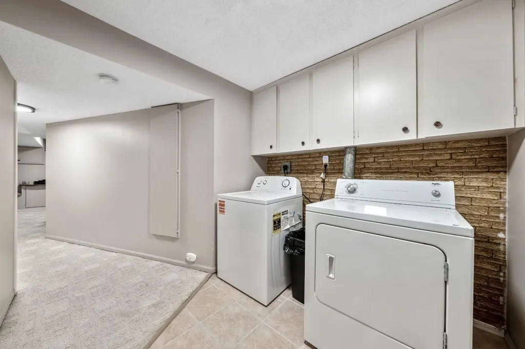 6003 Legsby Road SW Calgary AB T3E 5G5