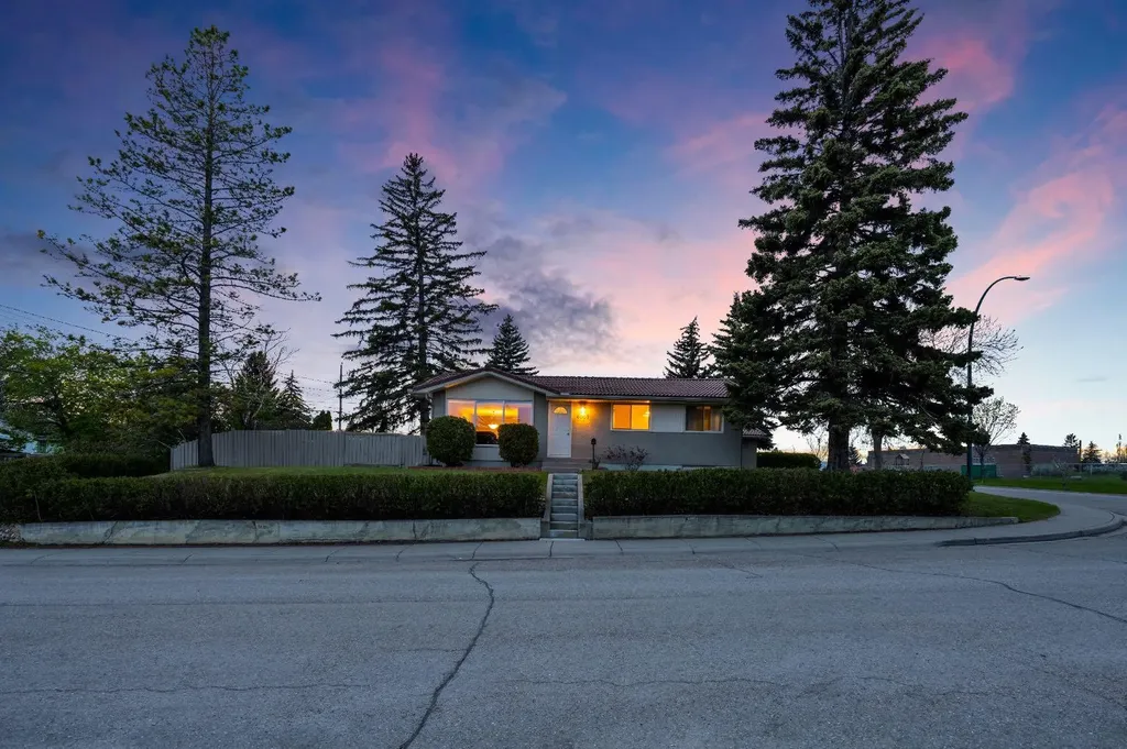 6003 Legsby Road SW Calgary AB T3E 5G5