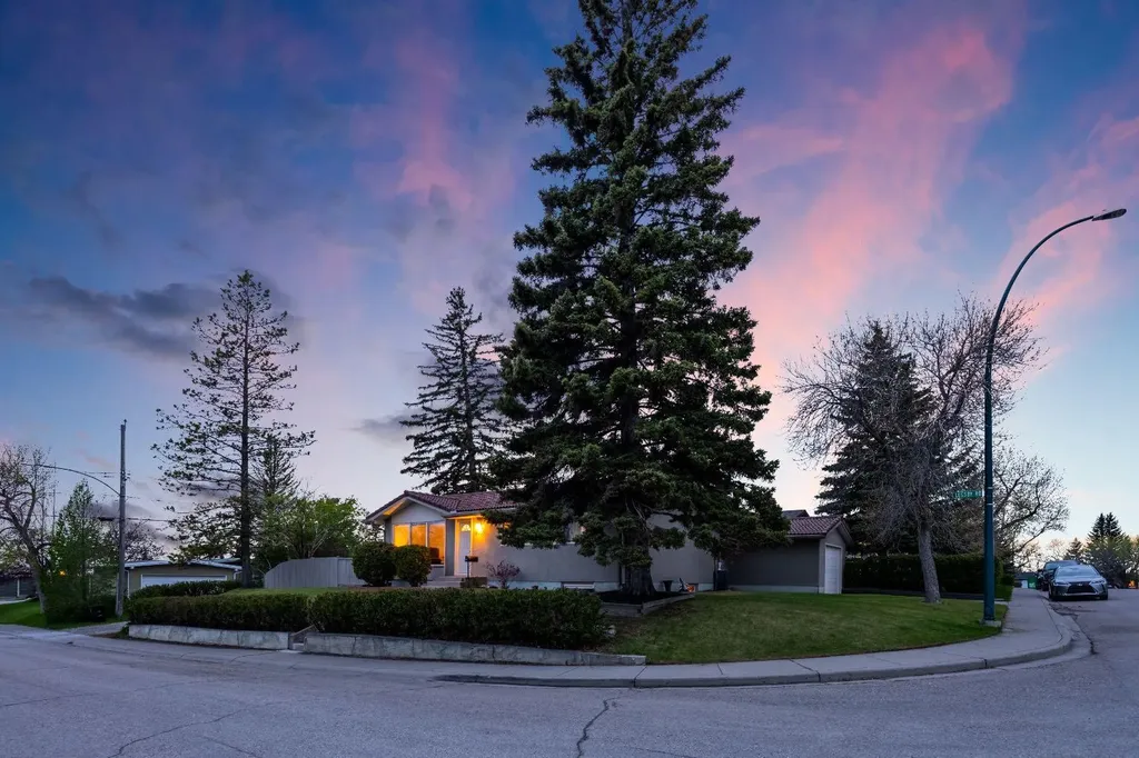 6003 Legsby Road SW Calgary AB T3E 5G5