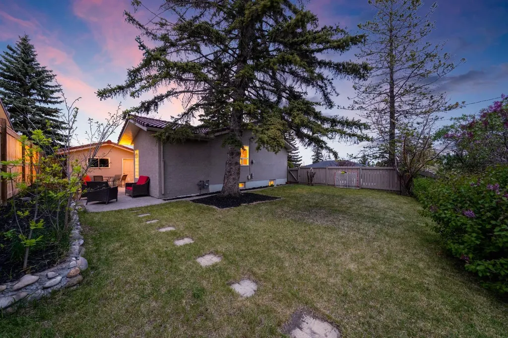 6003 Legsby Road SW Calgary AB T3E 5G5