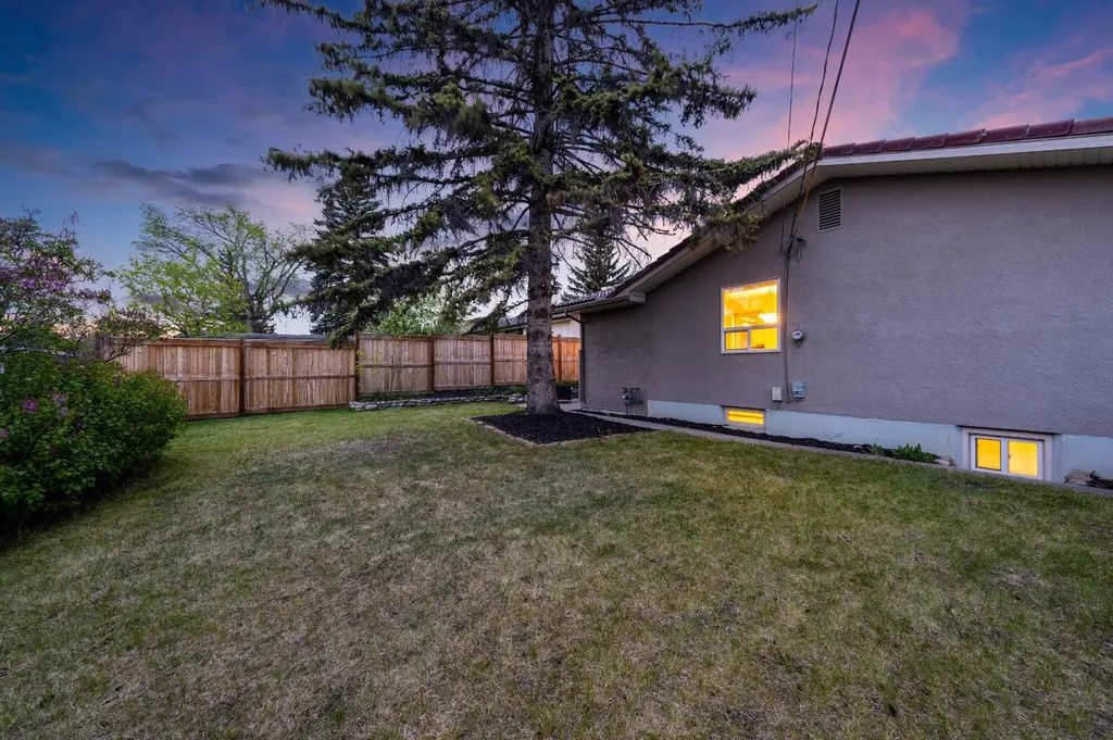 6003 Legsby Road SW Calgary AB T3E 5G5