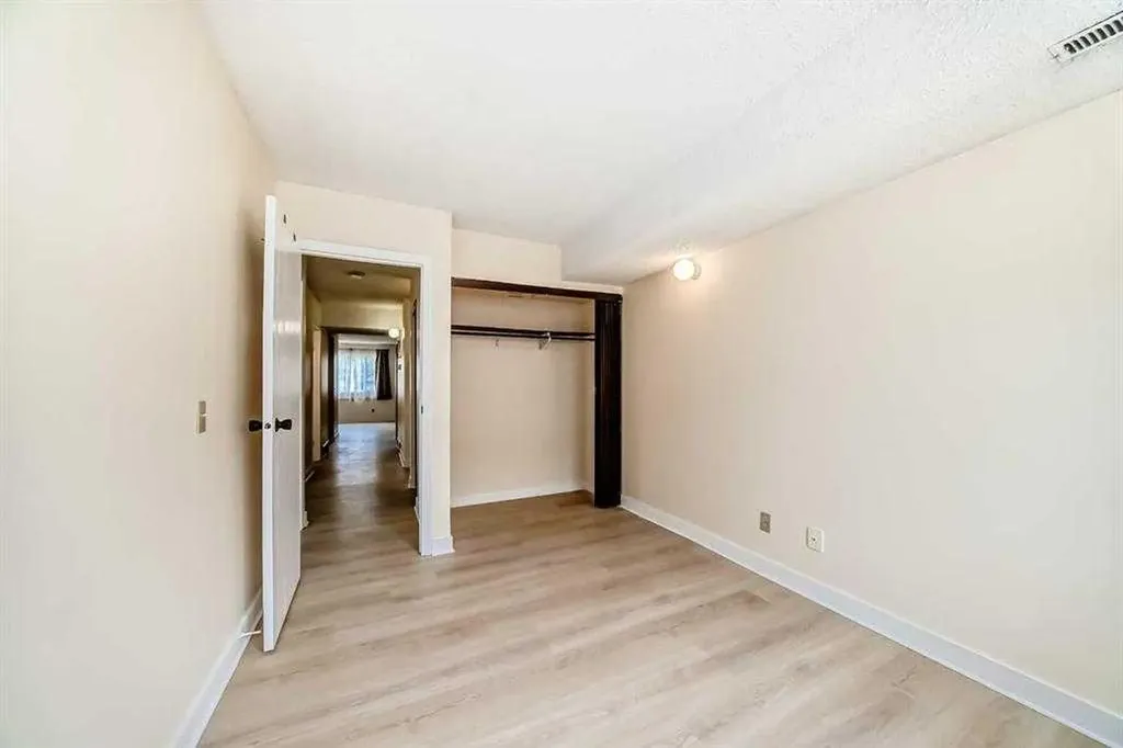 1540 29 Street NW Calgary AB T2N 4M1