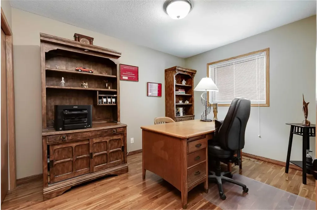 8 Mt Cascade Close SE Calgary AB T2Z 2K3