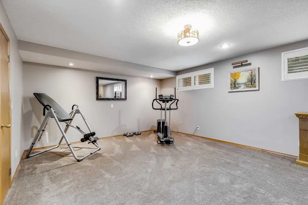 8 Mt Cascade Close SE Calgary AB T2Z 2K3