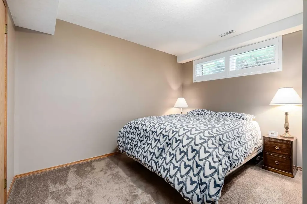 8 Mt Cascade Close SE Calgary AB T2Z 2K3