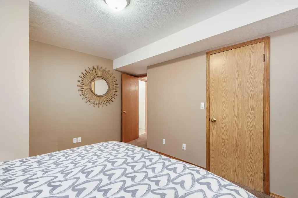 8 Mt Cascade Close SE Calgary AB T2Z 2K3