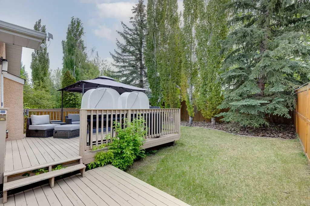 8 Mt Cascade Close SE Calgary AB T2Z 2K3