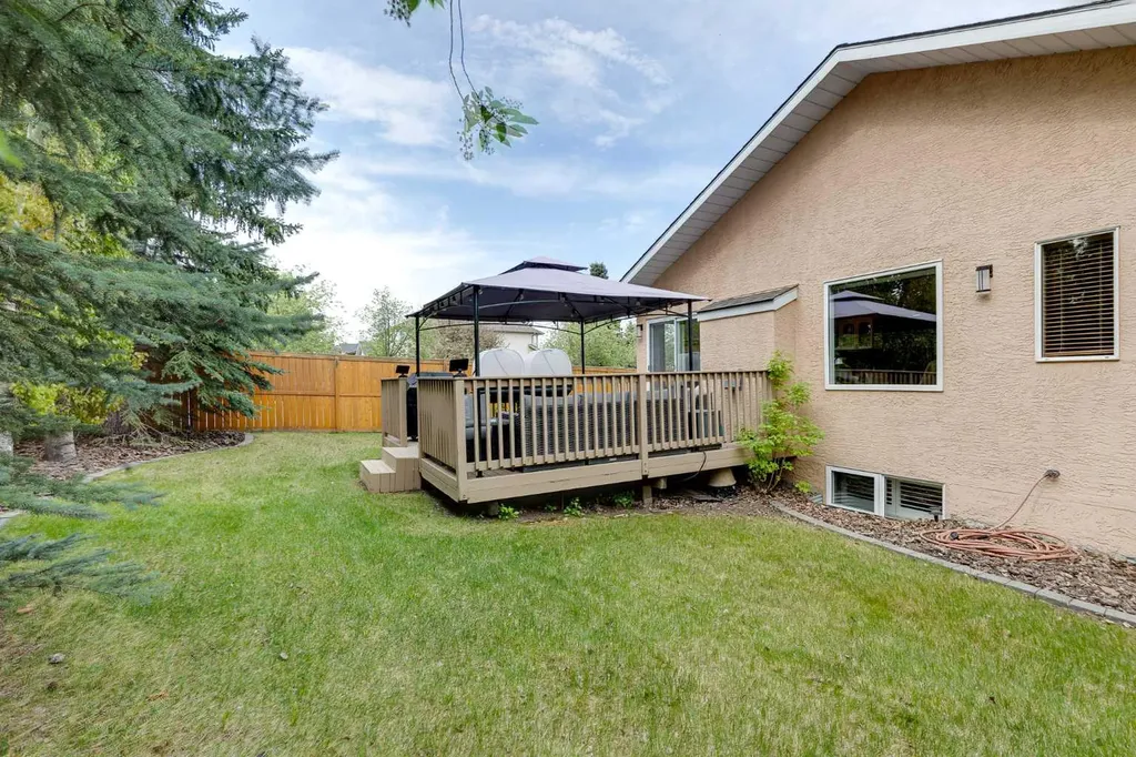 8 Mt Cascade Close SE Calgary AB T2Z 2K3