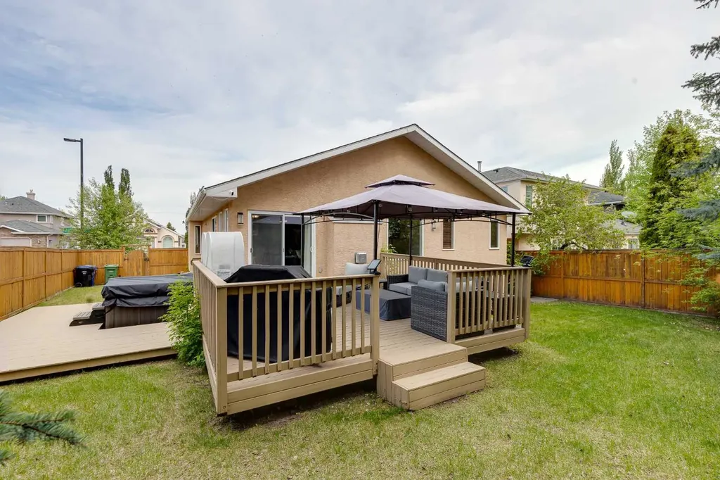 8 Mt Cascade Close SE Calgary AB T2Z 2K3