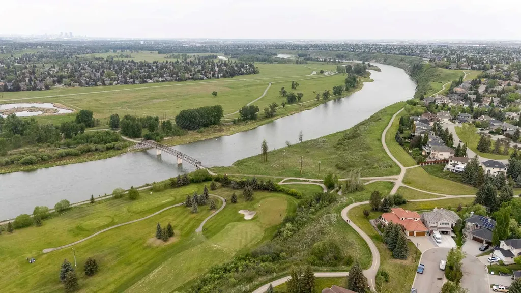 8 Mt Cascade Close SE Calgary AB T2Z 2K3