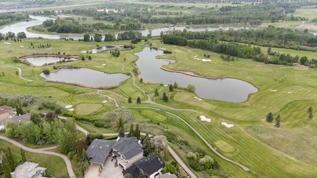 8 Mt Cascade Close SE Calgary AB T2Z 2K3