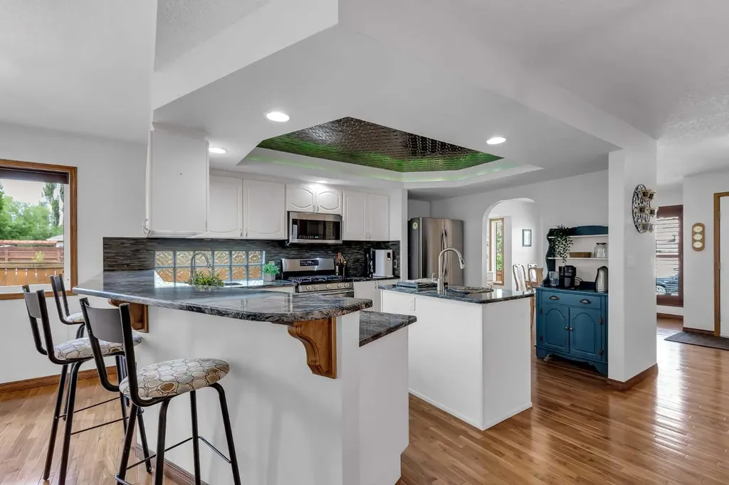8 Mt Cascade Close SE Calgary AB T2Z 2K3