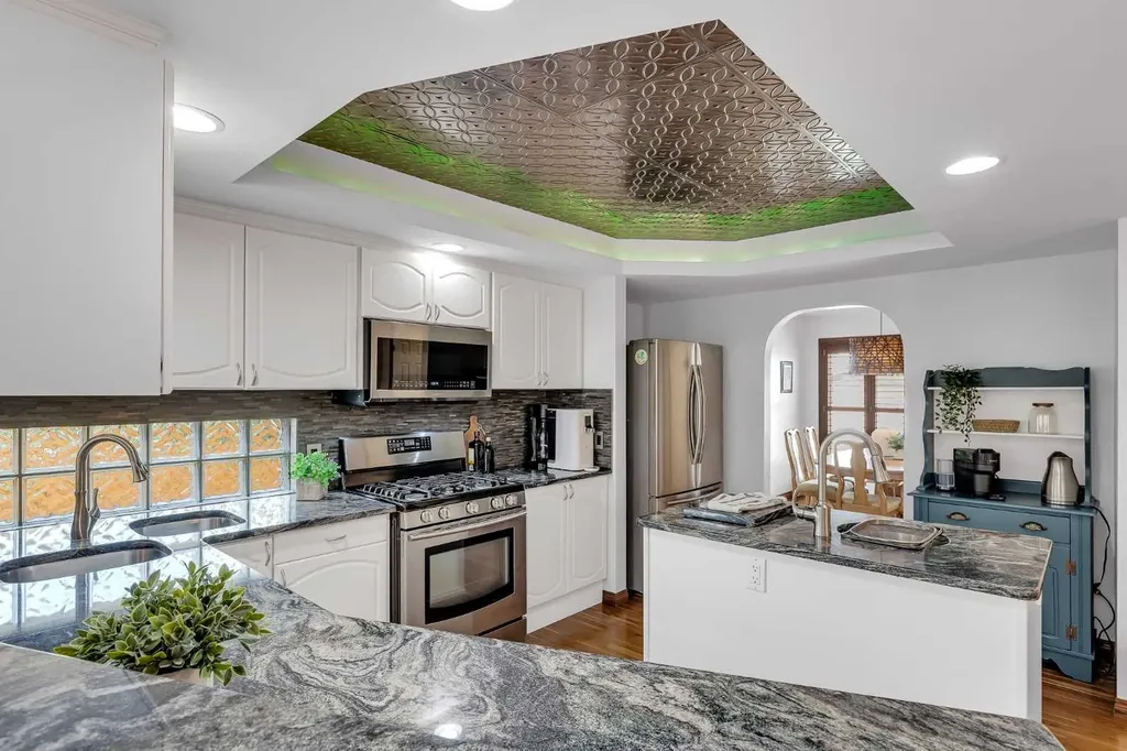 8 Mt Cascade Close SE Calgary AB T2Z 2K3