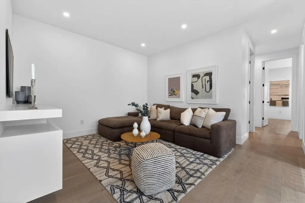 2506 20 Street SW Calgary AB T2T4Z3