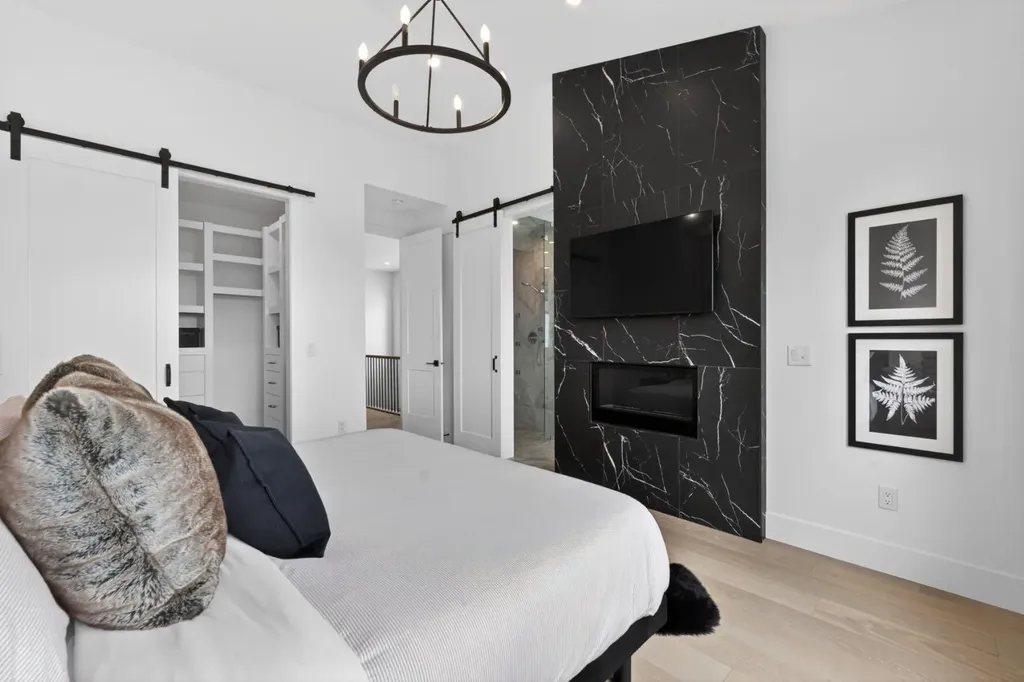 2506 20 Street SW Calgary AB T2T4Z3