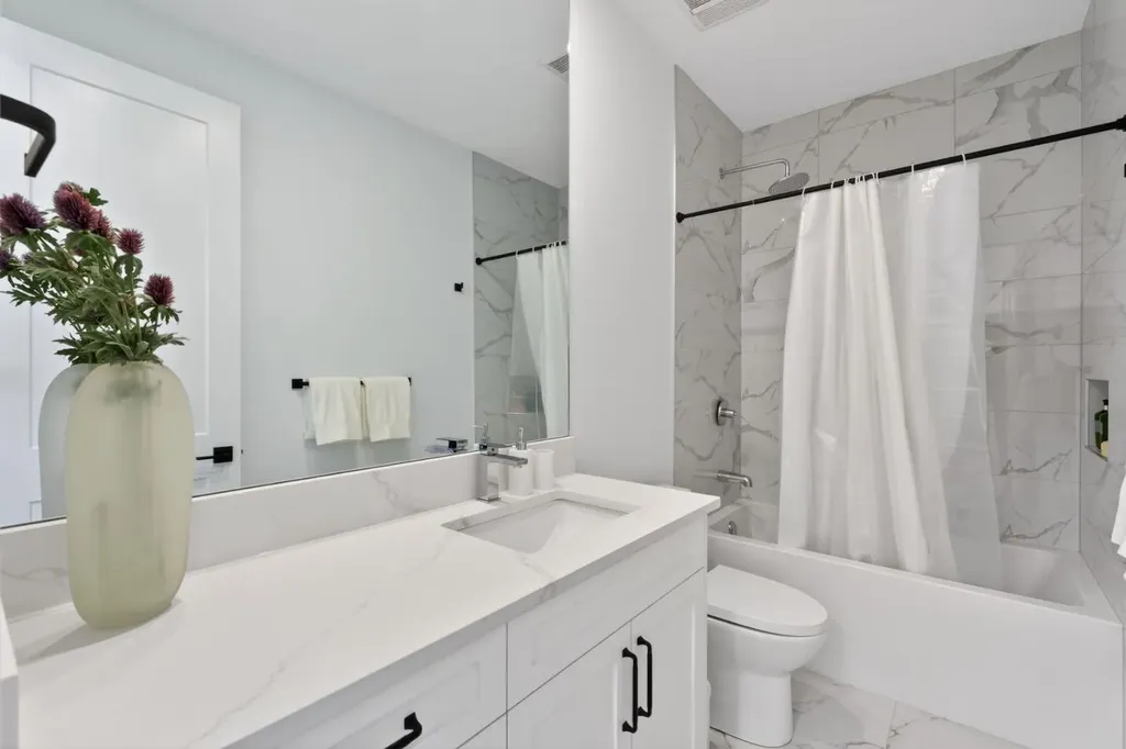 2506 20 Street SW Calgary AB T2T4Z3