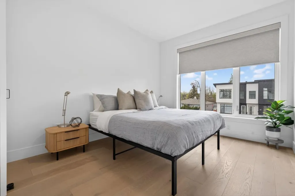 2506 20 Street SW Calgary AB T2T4Z3