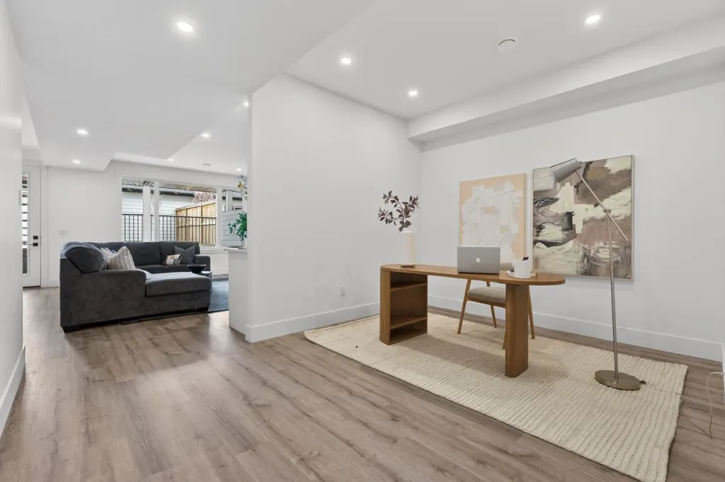 2506 20 Street SW Calgary AB T2T4Z3