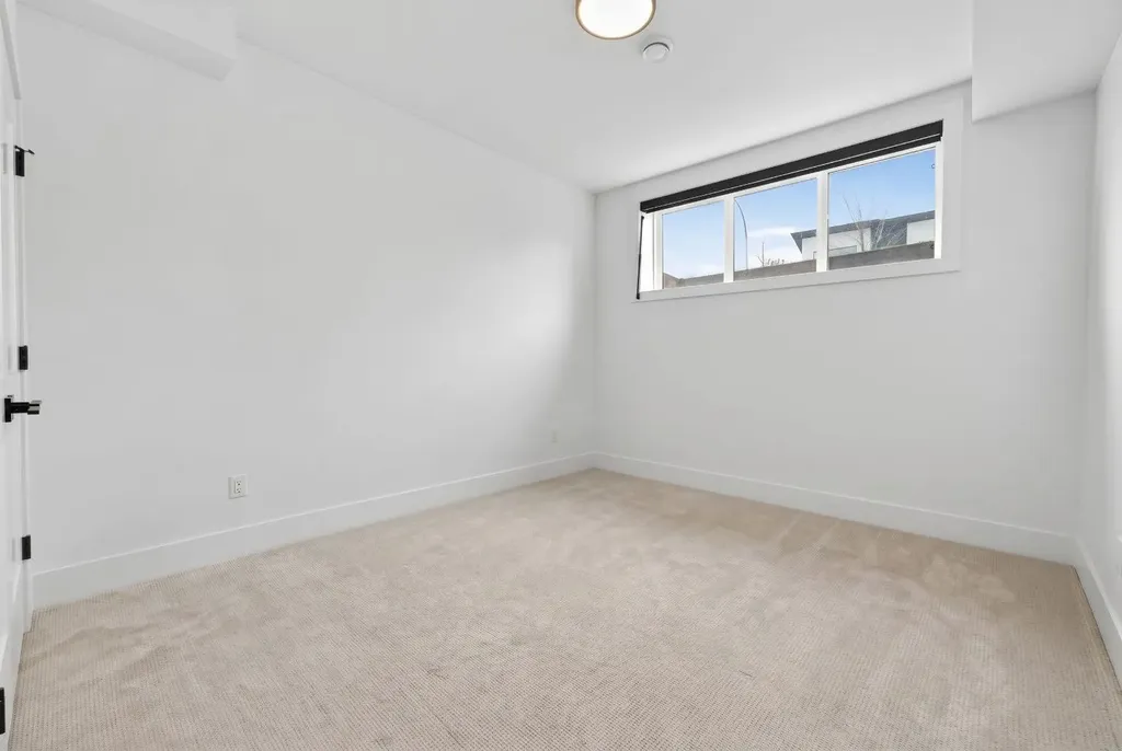 2506 20 Street SW Calgary AB T2T4Z3