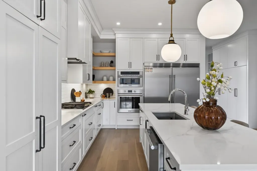 2506 20 Street SW Calgary AB T2T4Z3