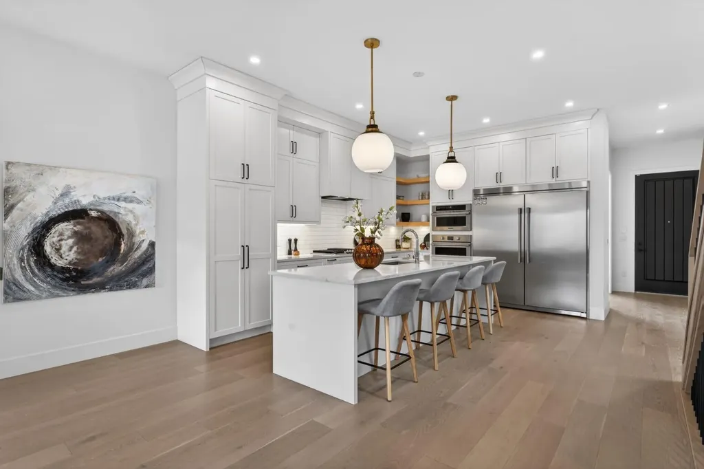 2506 20 Street SW Calgary AB T2T4Z3