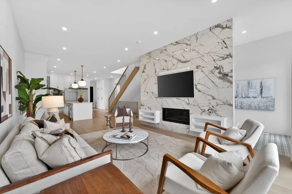 2506 20 Street SW Calgary AB T2T4Z3