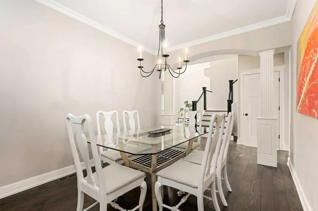 22 Strathridge Court SW Calgary AB T3H 4M2